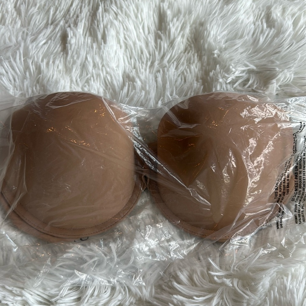 NWT Victoria’s Secret Body by Victoria Perfect Shape Push-Up Smooth Bra 34C Nude